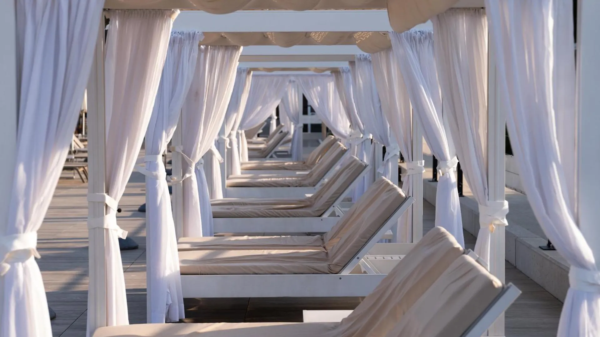 Отель Lino Delle Fate Eco Resort Бибионе